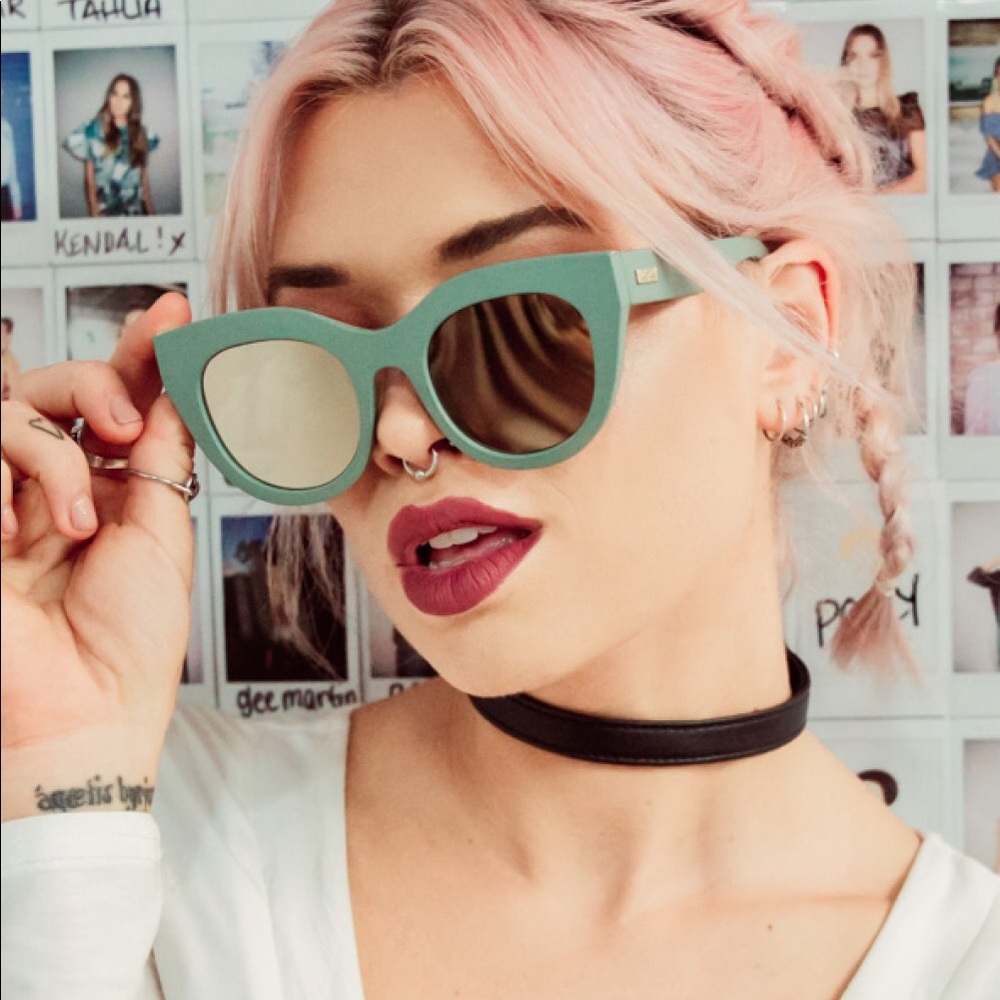 Le specs “air heart” olive sunglasses